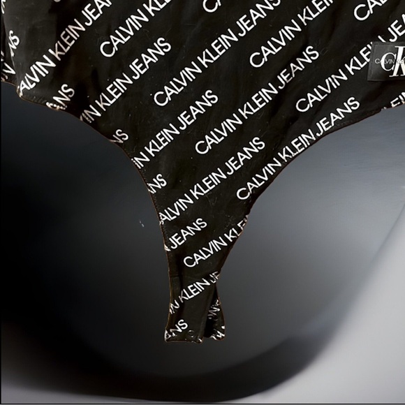 Calvin Klein Repeated Print Allover Cap Sleeve 1Pc Short/Bodysuit Sz Medium NWT - Picture 12 of 13